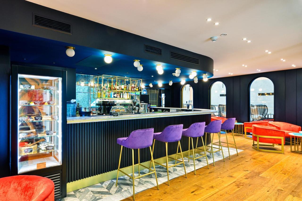 Hotel Ferreus Modern Art Deco Красков Екстериор снимка The bar at the 2018 London Design Festival