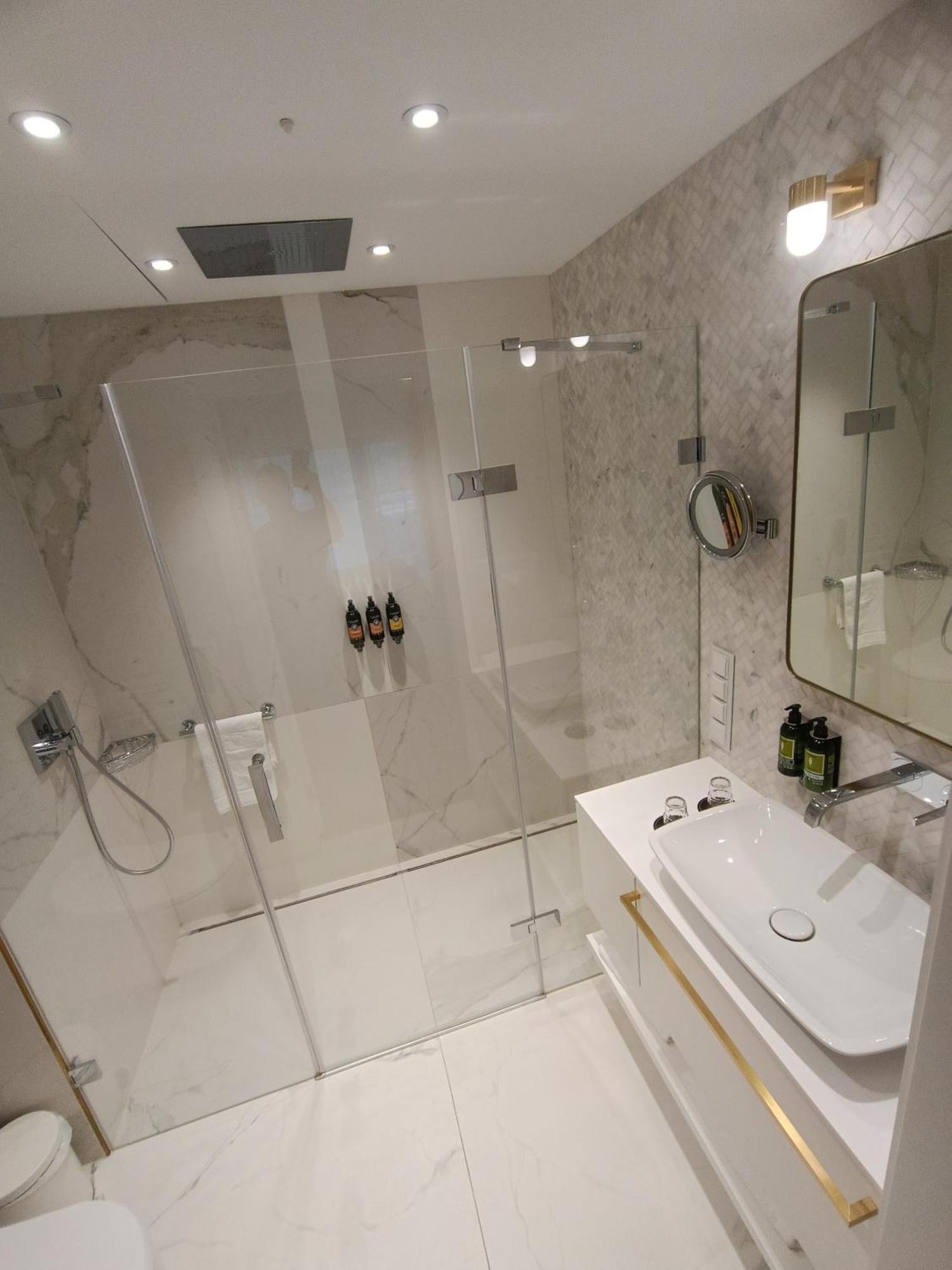 Hotel Ferreus Modern Art Deco Красков Екстериор снимка A shower enclosure